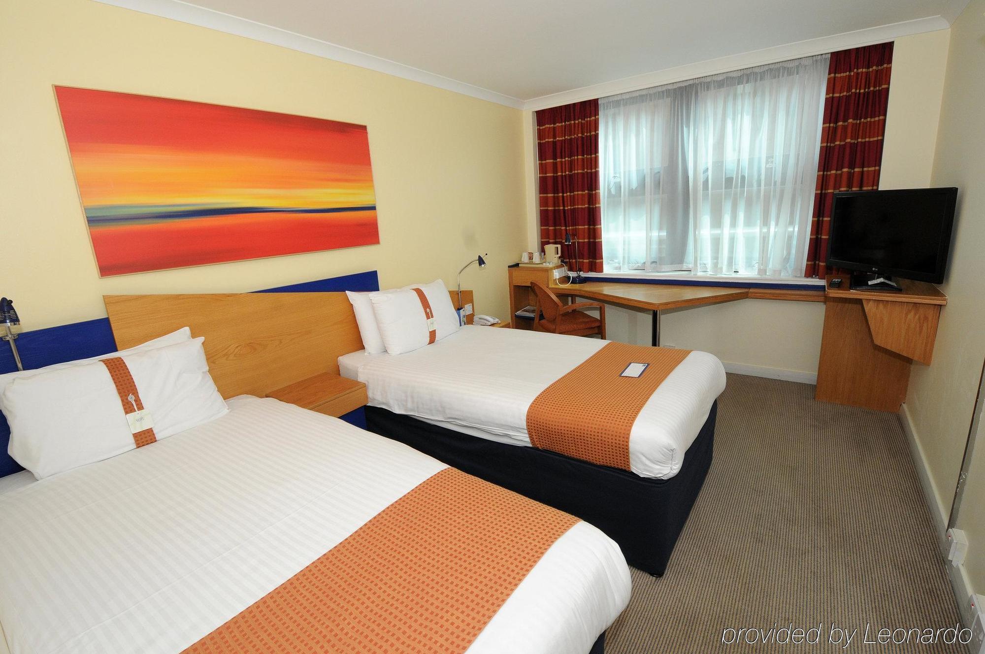 Express - - Ctr Riverside By Ihg Отель