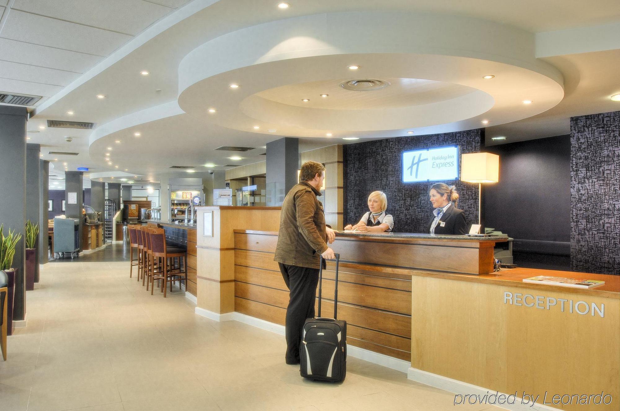 Отель Express - - Ctr Riverside By Ihg 3*