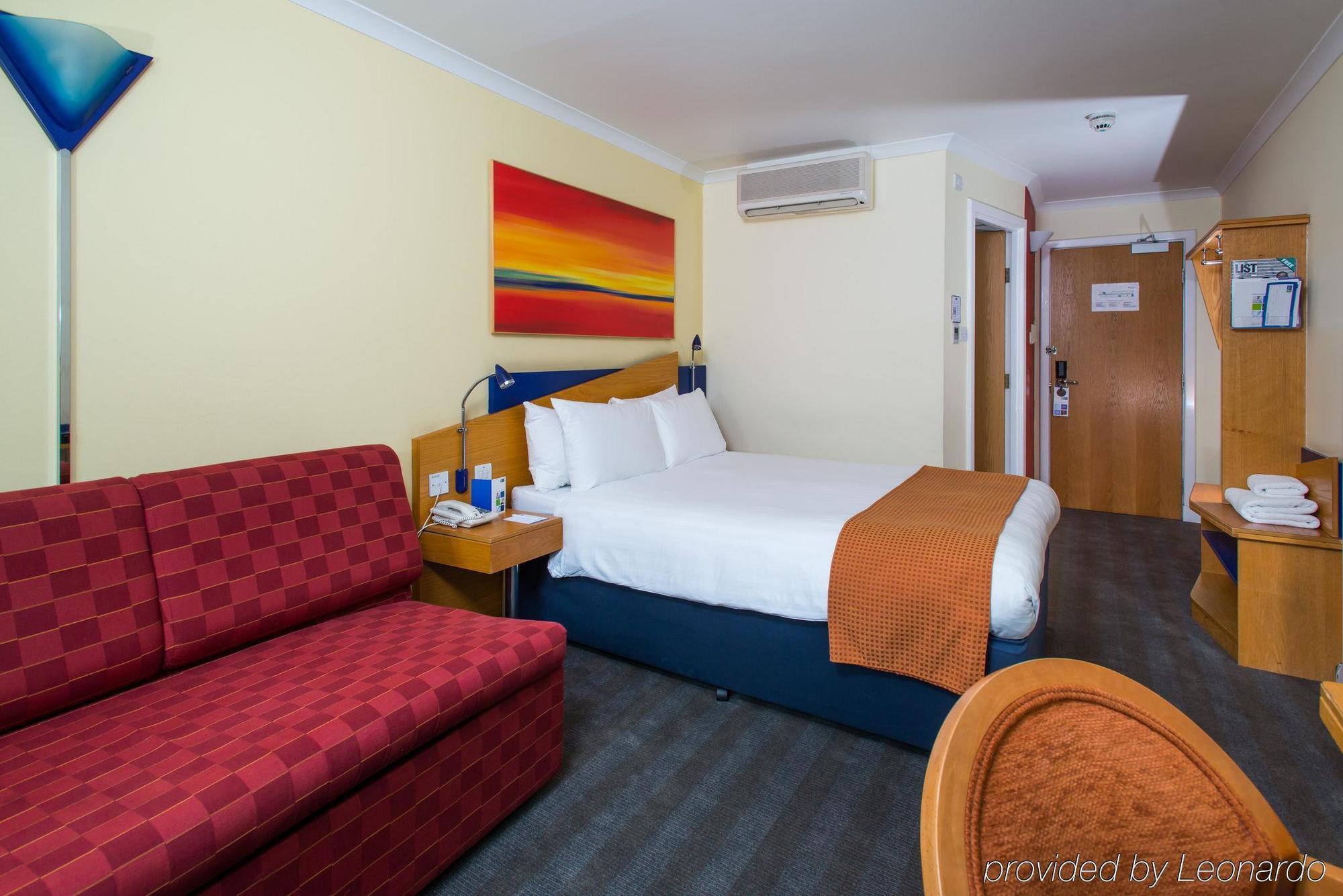 Express - - Ctr Riverside By Ihg Отель